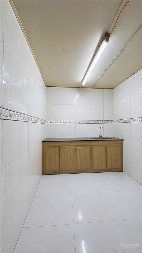 (4.8 tỷ) nhà 1 sẹc, sau lưng mặt tiền nhật tảo, 3 tầng, ngay nguyễn tri phương (đối diện chợ)