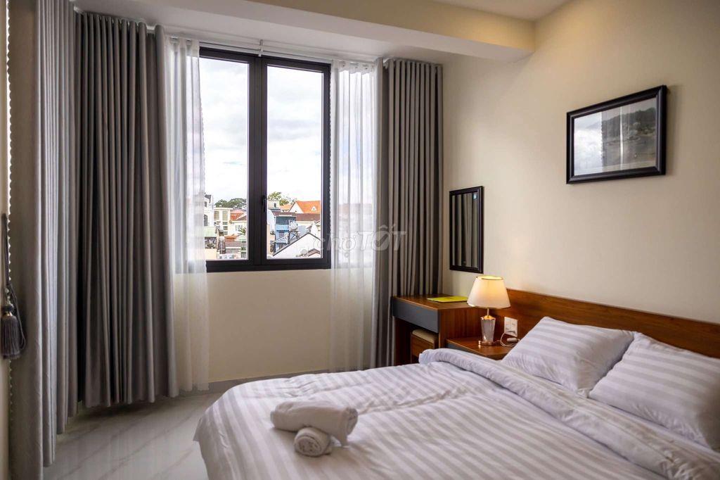 Cho thuê CHDV full nội thất view mặt tiền, có thang máy, gần chợ ĐL