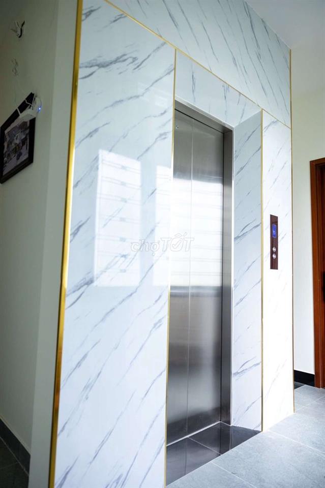 Cho thuê CHDV full nội thất view mặt tiền, có thang máy, gần chợ ĐL