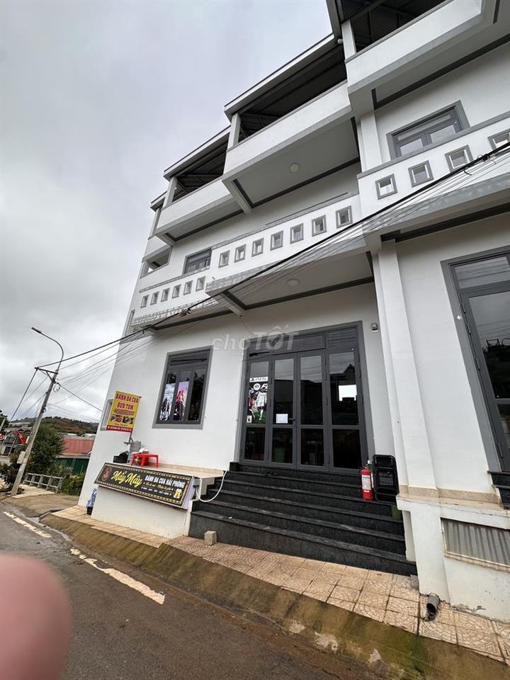 sang mặt bằng