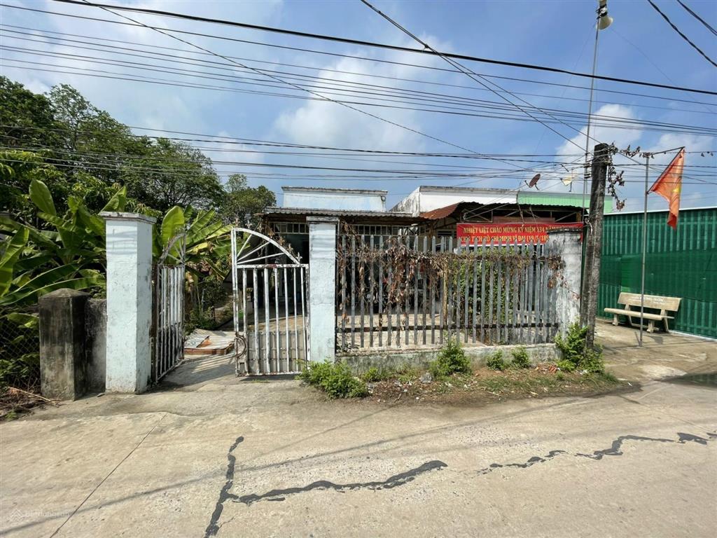 Bán nhà riêng kế bên ấp văn phòng ấp trâm vàng 2, tại xã thanh phước, 1,1 tỷ, 193m2