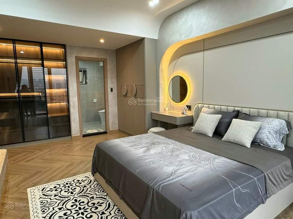 Chính chủ cần bán nhanh căn hộ cosmo dt 102m2, 3pn, 2wc, giá 5ty7 căn góc nhà đẹp  0938 607 ***