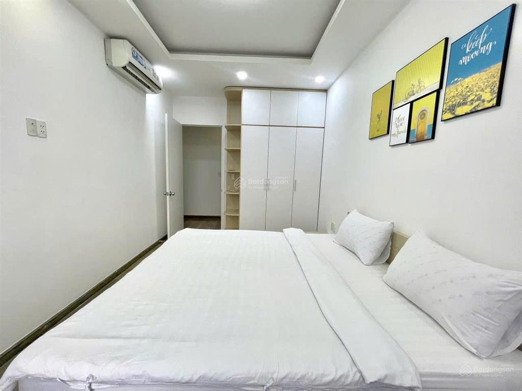 Chính chủ cần bán nhanh căn hộ cosmo dt 99m2, 3pn, 2wc, giá 4tỷ9 căn góc nhà đẹp  0938 607 ***