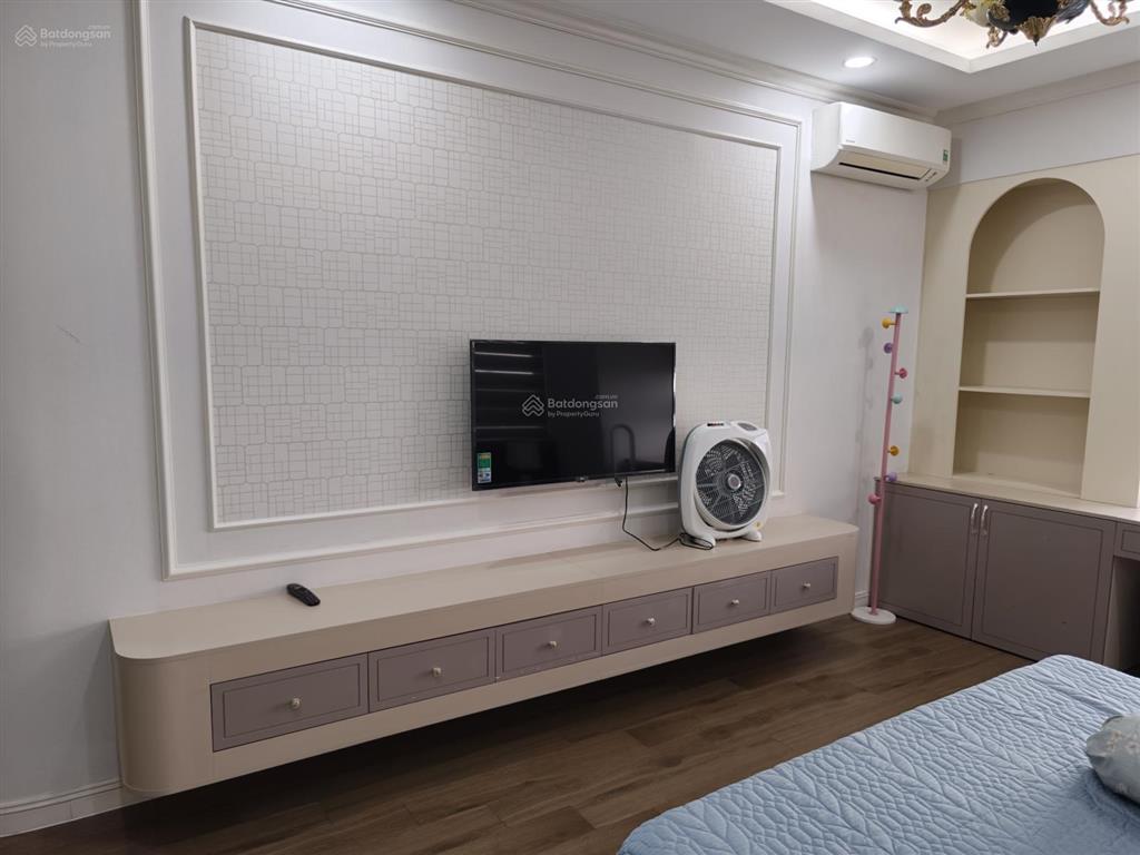 Chính chủ cần bán nhanh căn hộ dockland dt 125m2, 3pn, 2wc, giá 6ty9 nhà đẹp view thoáng 0938 607 ***