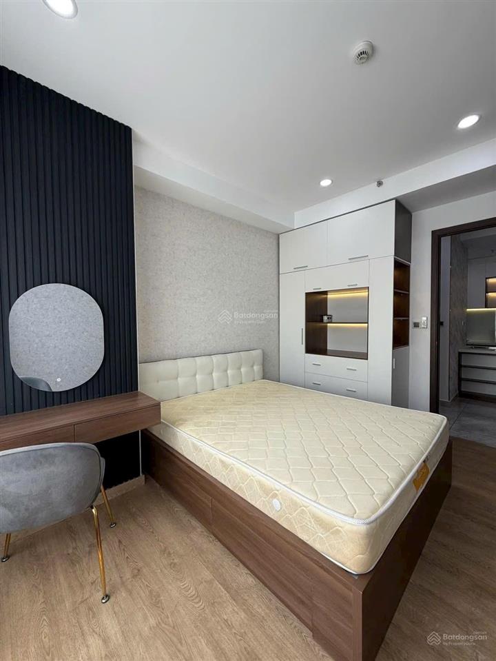 Chính chủ cần bán nhanh căn hộ cosmo dt 78m2, 2pn, 2wc, giá 4 tỷ 5 nhà đẹp view thoáng 0938 607 ***