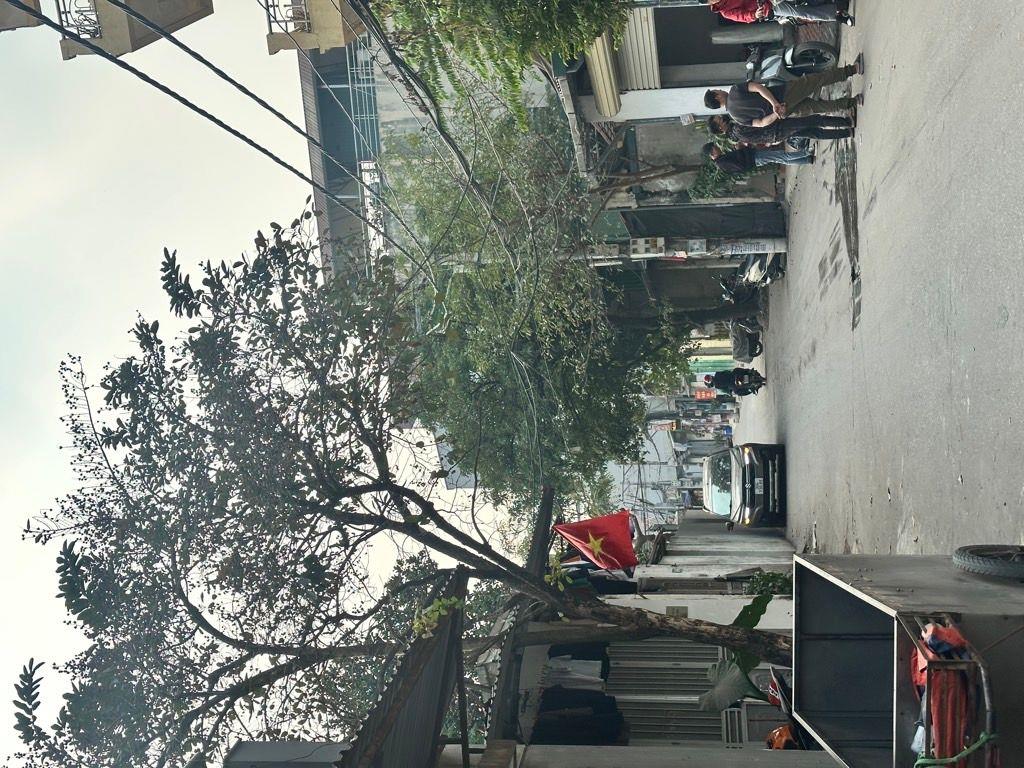 bán nhà Kim Giang 130m ô tô đỗ cửa, ngõ rộng 4m, thông tứ tung chỉ 120tr/m