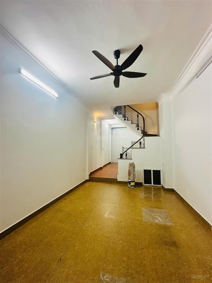 Chính chủ bán nhà số 8 ngõ 111 nguyễn xiển, 6 tầng, 300m² sàn, phù hợp văn phòng,thanh xuân