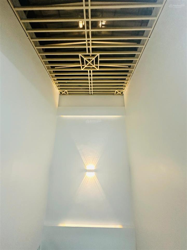 Chính chủ bán nhà số 8 ngõ 111 nguyễn xiển, 6 tầng, 300m² sàn, phù hợp văn phòng,thanh xuân