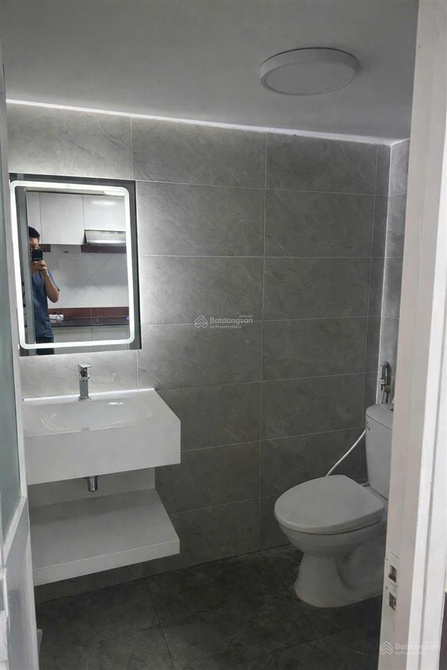 Chủ nhà kẹt tiền cần bán gấp căn hộ hưng vượng 1, 78m2, 2pn, giá 3,15 tỷ,  0938 742 ***  mai hương
