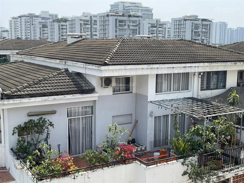 Bán penthouse hưng vượng 1, phú mỹ hưng, căn góc 158m², ban công sân vườn thoáng mát, 6.5 tỷ