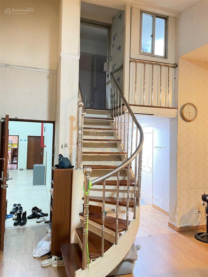 Cc bán căn góc penthouse hưng vượng 1, phú mỹ hưng. nội thất cơ bản, nhận nhà ngay,  0938 742 ***