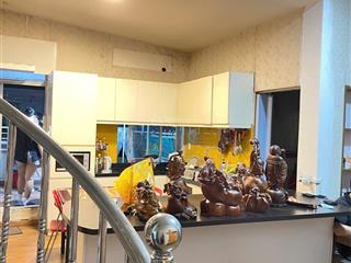 Cc bán căn góc penthouse hưng vượng 1, phú mỹ hưng. nội thất cơ bản, nhận nhà ngay,  0938 742 ***