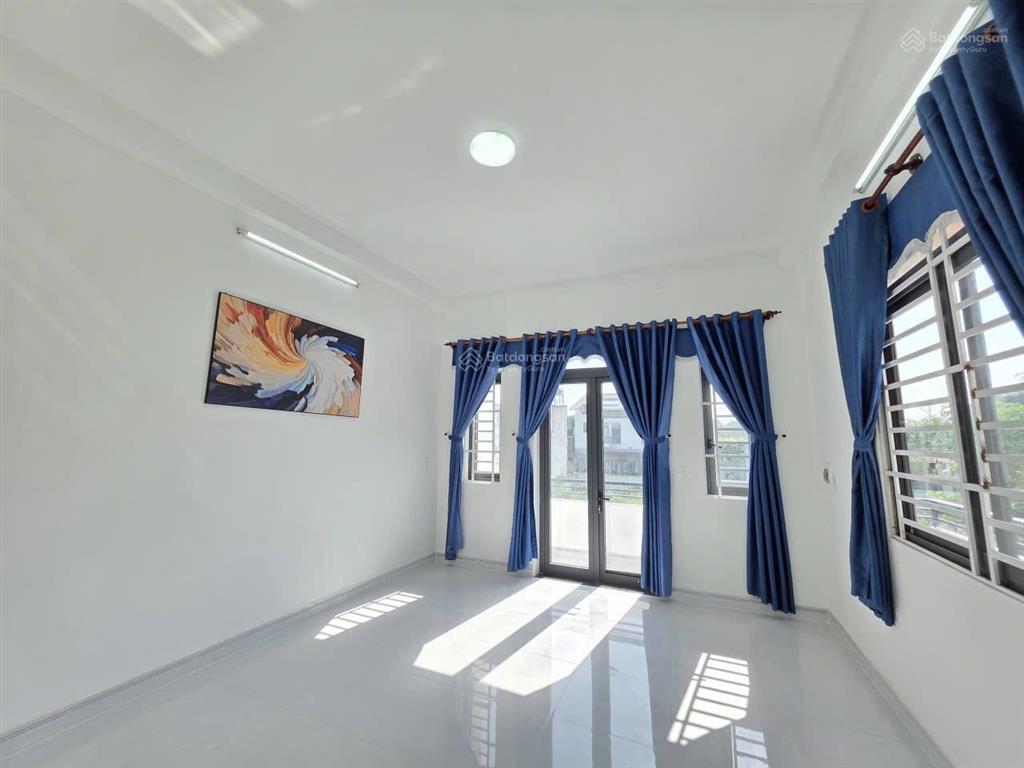 Chủ gửi bán nhà 3 tầng nhánh dx40, p.bình dương, tp hcm full nội thất