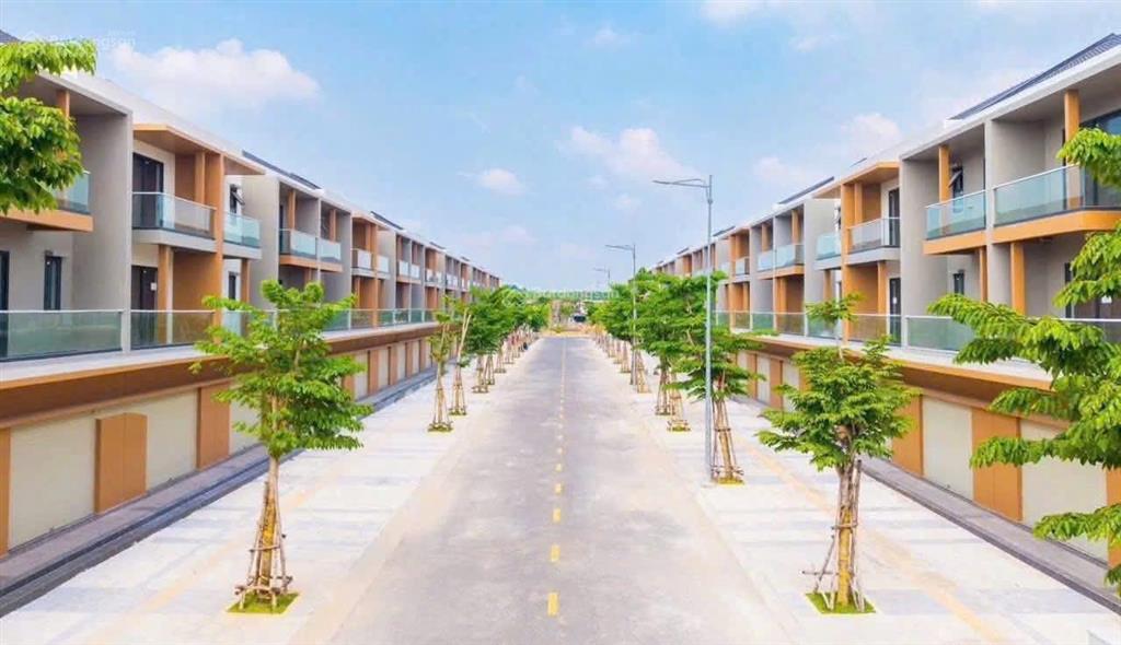 Bán gấp shophouse 4pn, 3wc giá siêu hời tại sun casa central, tân uyên, bình dương, 3,6 tỷ, 100m2