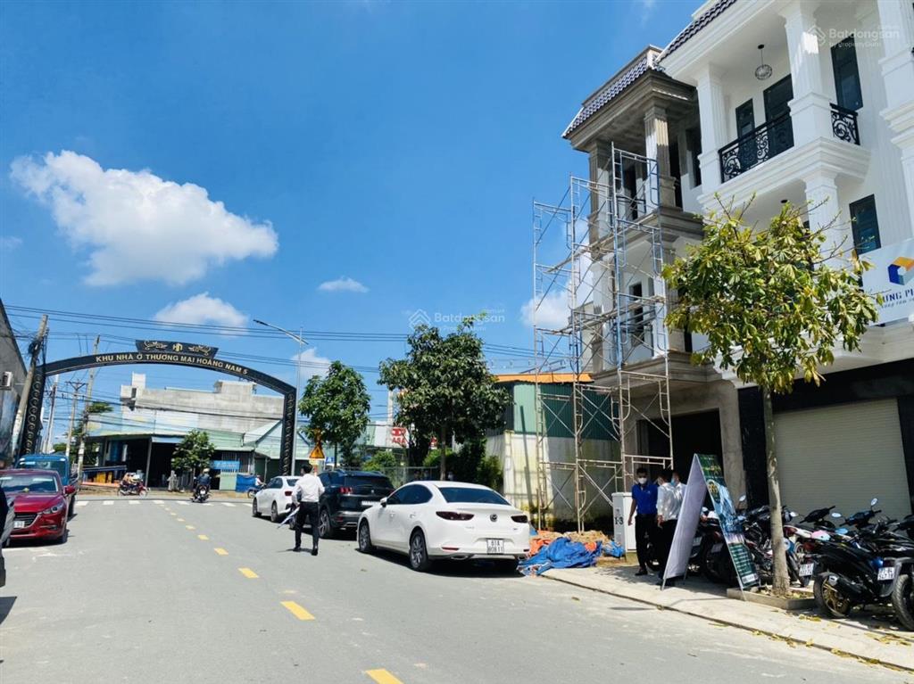 Cắt lỗ 400tr, căn nhà tại kdc hoàng nam 5, 1 trệt 2 lầu có sân vườn