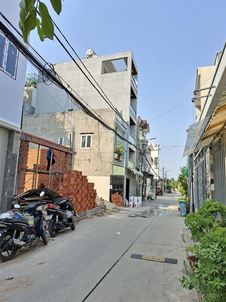 Bán nhà 3 tầng hẻm 7m thông gần ngã tư ga quận 12 giá 5,95 tỷ