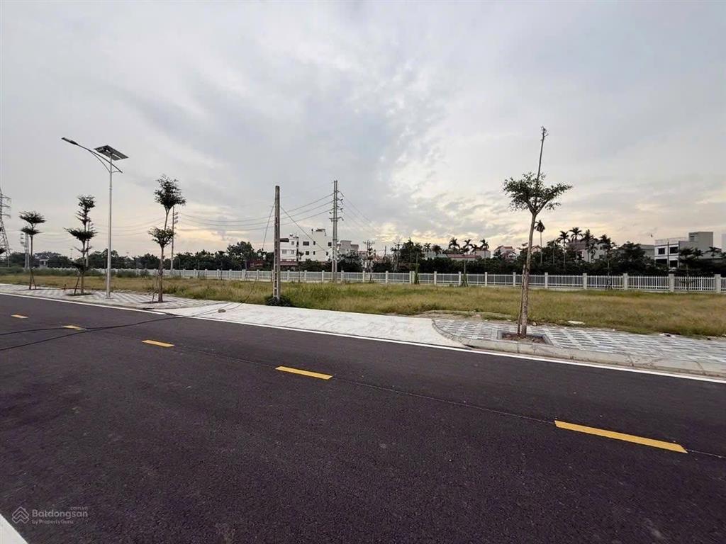 Cho thuê 1700m² xưởng 1 tầng tại đan phượng xe công thoải mái, full pccc tự động