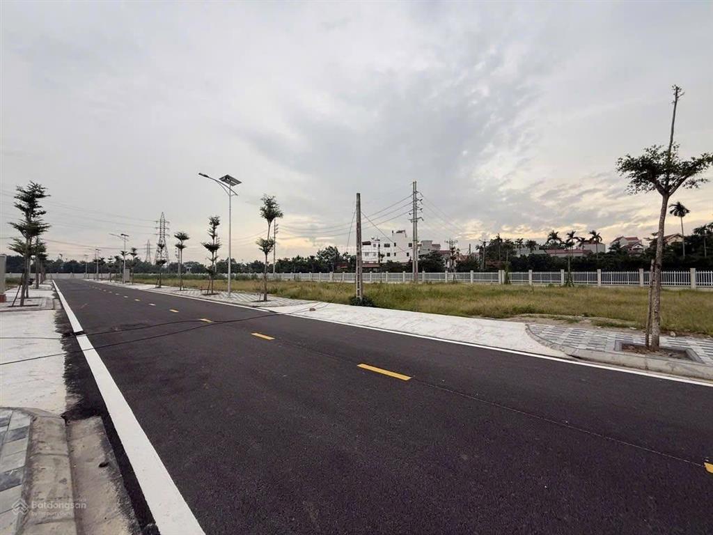 Cho thuê 1700m² xưởng 1 tầng tại đan phượng xe công thoải mái, full pccc tự động