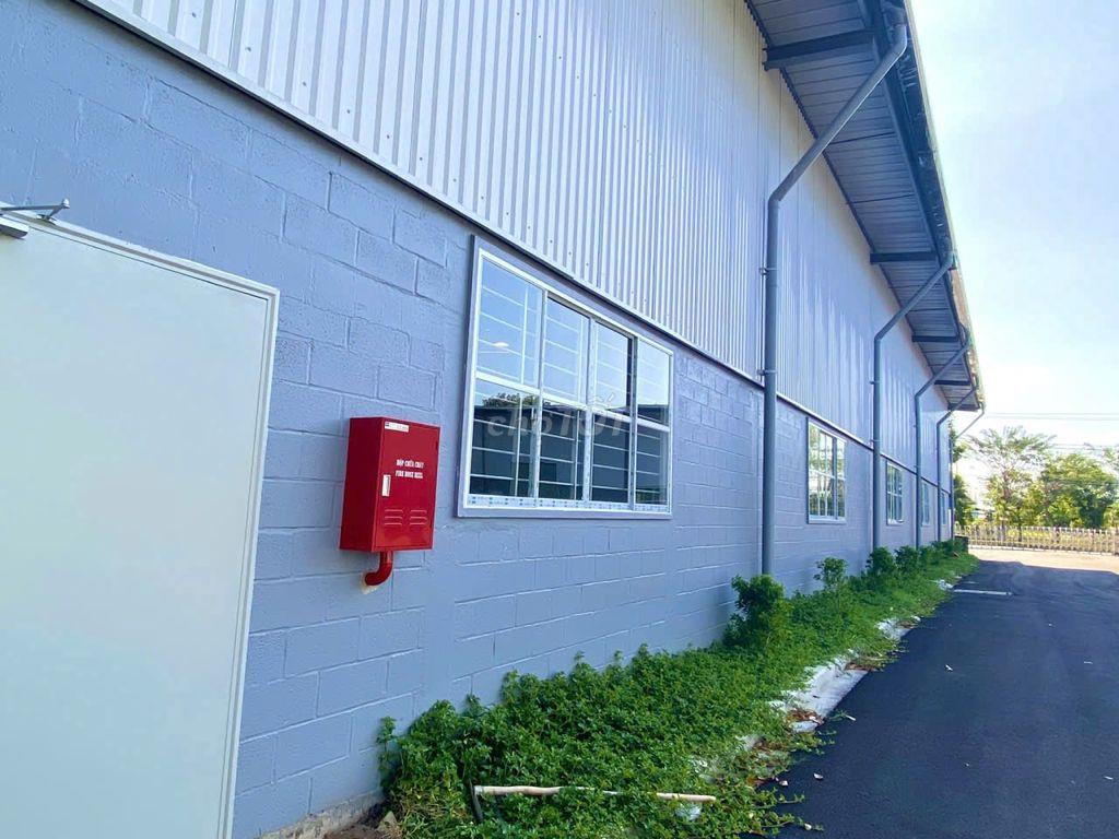 Bán nhà xưởng KCN Hòa Bình Thủ Thừa 8.500m², xưởng 5.900m², giá 52 tỷ