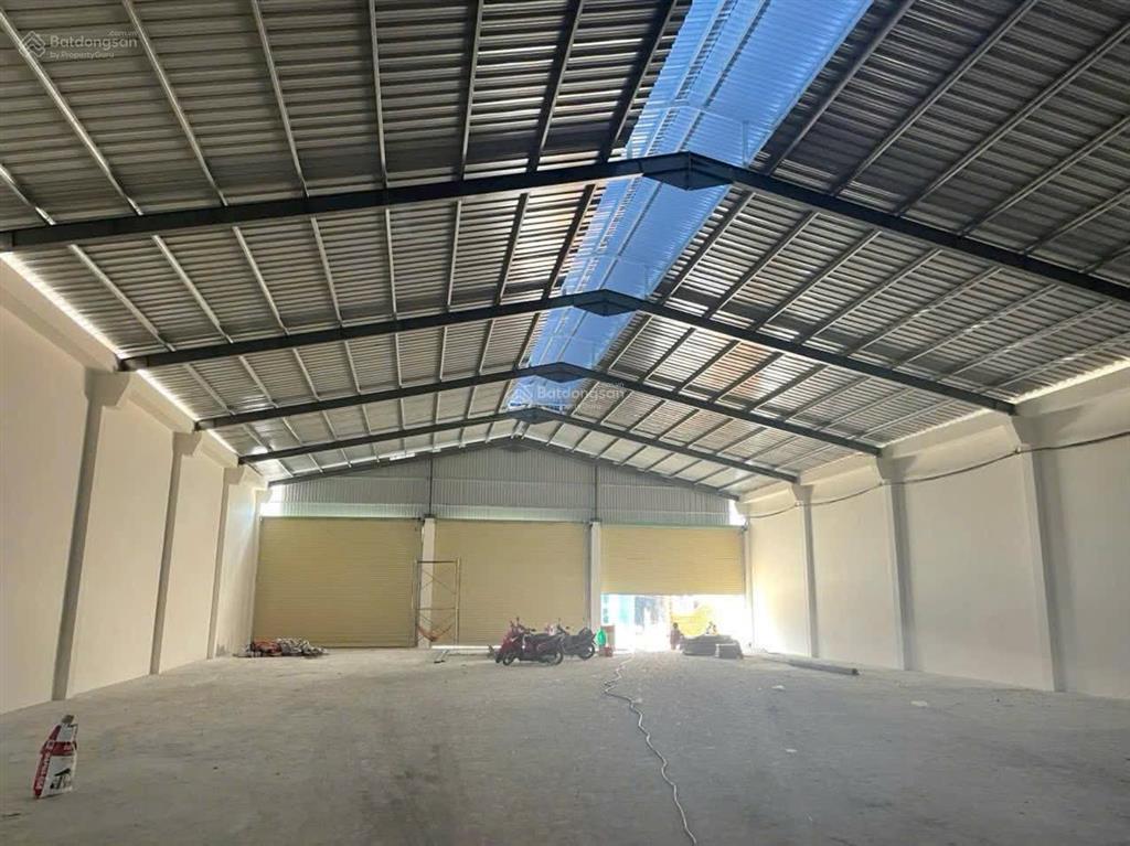 Cho thuê xưởng 1700m2 90tr/th uyên hưng 0907 838 ***
