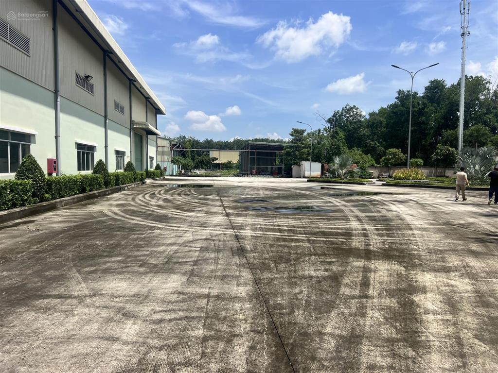 Cho thuê xưởng 3800m2 305tr dĩ an 0907 838 ***