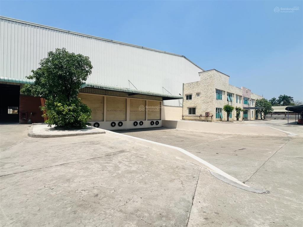 Cho thuê xưởng 8000m2 800 triệu kcn tân uyên  bd