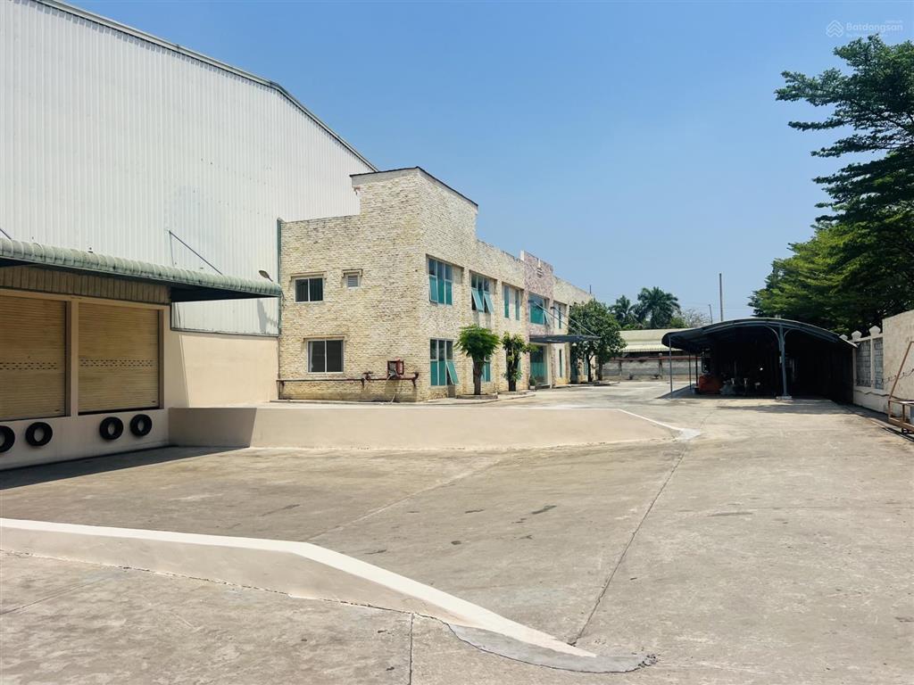 Cho thuê xưởng 8000m2 800 triệu kcn tân uyên  bd
