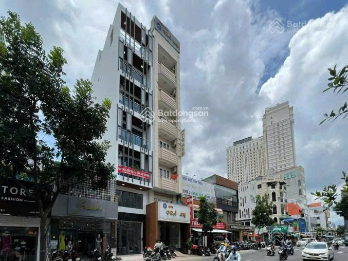 Cho thuê nhà kinh doanh mặt tiền, 1 trệt 1 lầu, 355m2 số 110 lý chính thắng, p.võ thị sáu, q.3, hcm