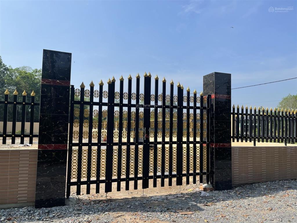 Cho thuê mặt bằng đất trống 1100m² (có thổ cư)