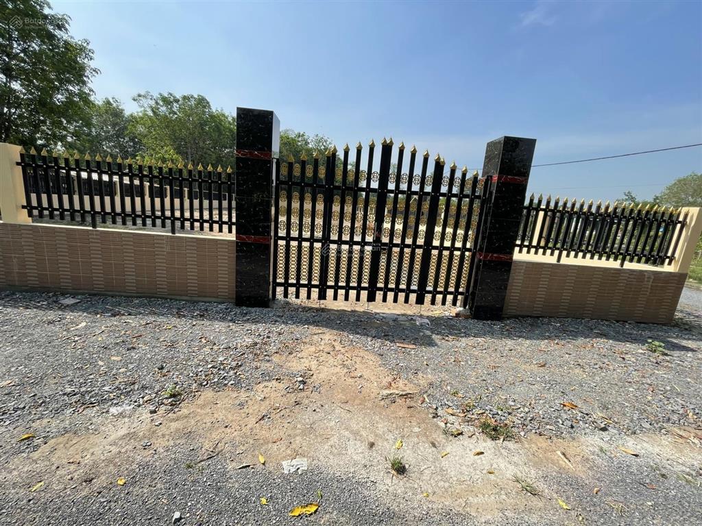 Cho thuê mặt bằng đất trống 1100m² (có thổ cư)