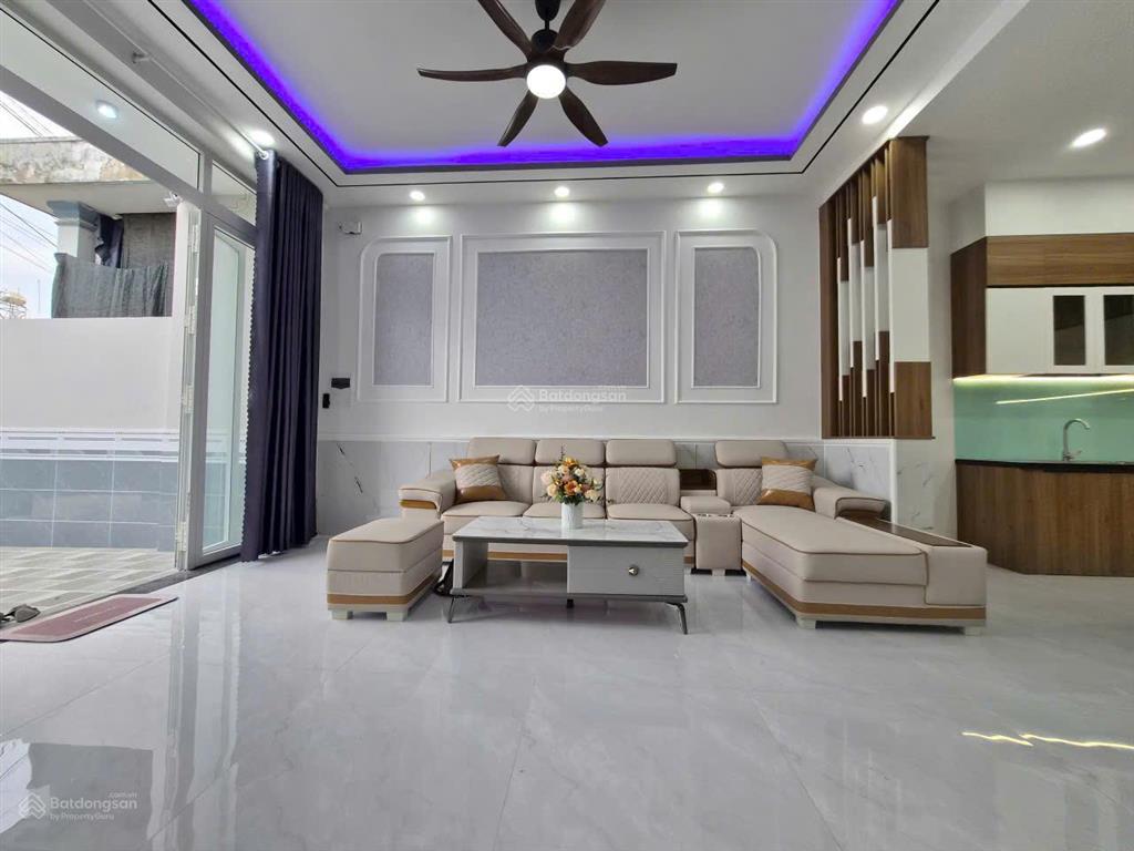 Bán nhà mới 100%, 106m², 1 trệt 1 lầu, 3 pn + nội thất, sẵn sổ tại đức hòa, long an