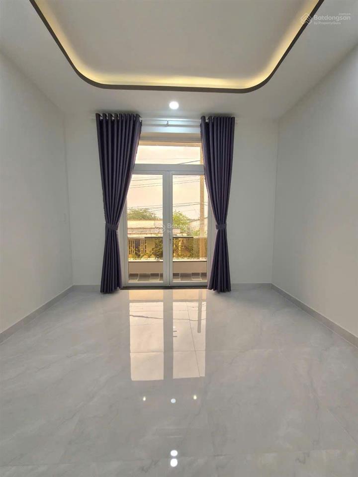 Bán nhà mới 100%, 106m², 1 trệt 1 lầu, 3 pn + nội thất, sẵn sổ tại đức hòa, long an