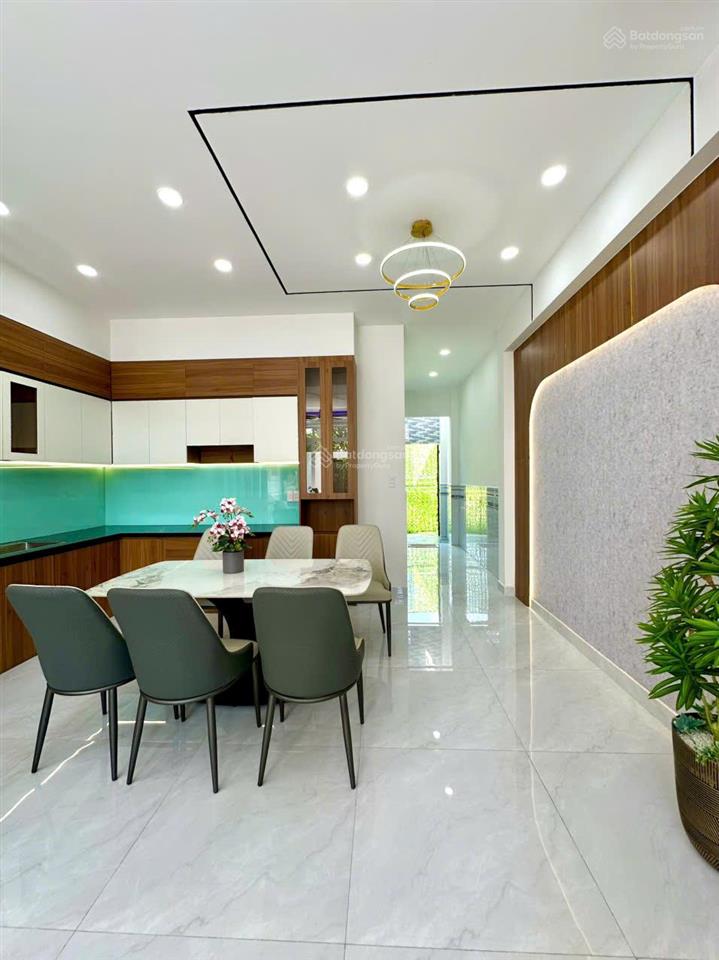 Bán nhà mới 100%, 106m², 1 trệt 1 lầu, 3 pn + nội thất, sẵn sổ tại đức hòa, long an