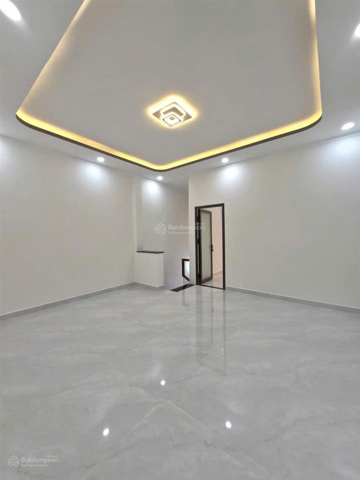 Bán nhà mới 100%, 106m², 1 trệt 1 lầu, 3 pn + nội thất, sẵn sổ tại đức hòa, long an