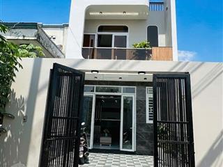 Bán nhà mới 100%, 106m², 1 trệt 1 lầu, 3 pn + nội thất, sẵn sổ tại đức hòa, long an