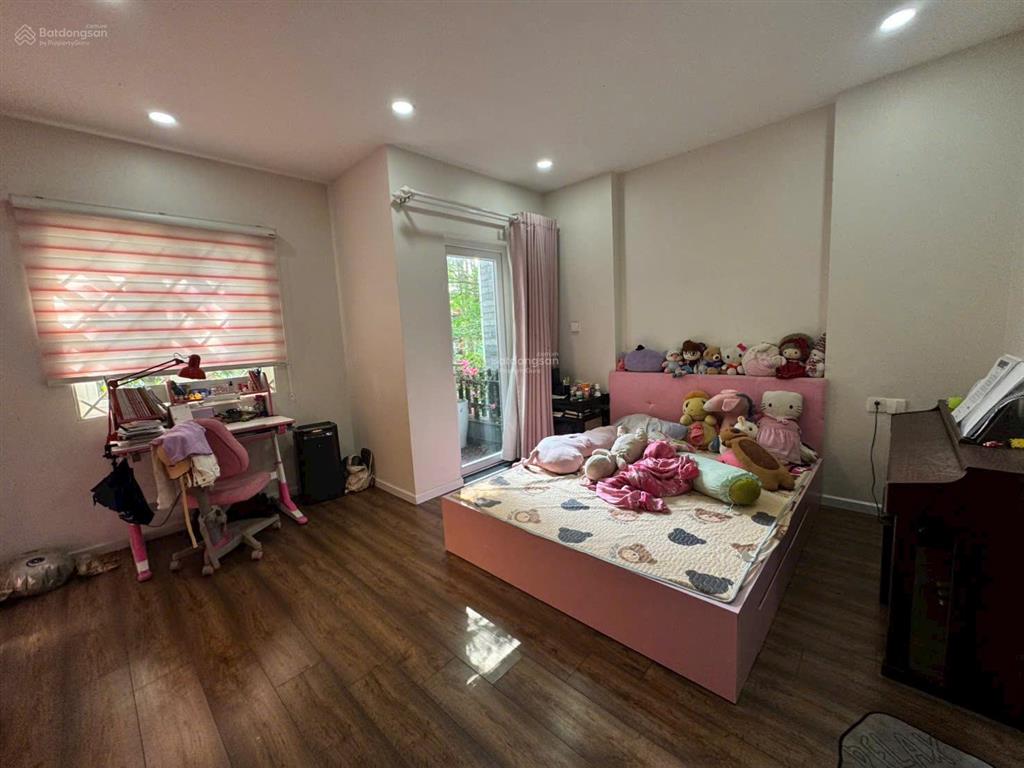 Bán nhà 1 trệt 2 lầu sân thượng trước sau, 70m2, 4pn  kdc bình hòa, p. 13, bình thạnh