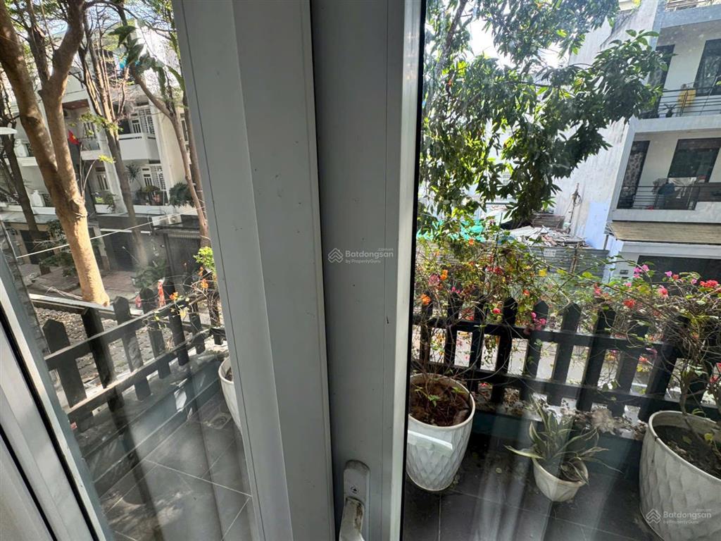 Bán nhà 1 trệt 2 lầu sân thượng trước sau, 70m2, 4pn  kdc bình hòa, p. 13, bình thạnh