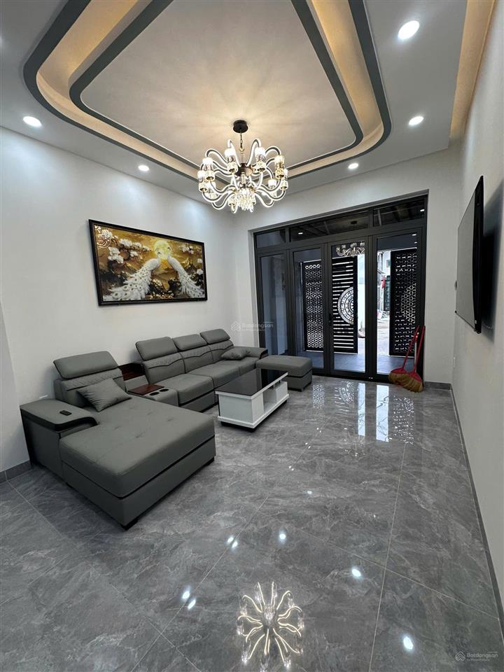 Bán nhà 1 trệt 2 lầu sân thượng mới 100%, 80m2, 4pn, tặng nội thất hẻm rộng 6m, sẵn sổ tại quận 12