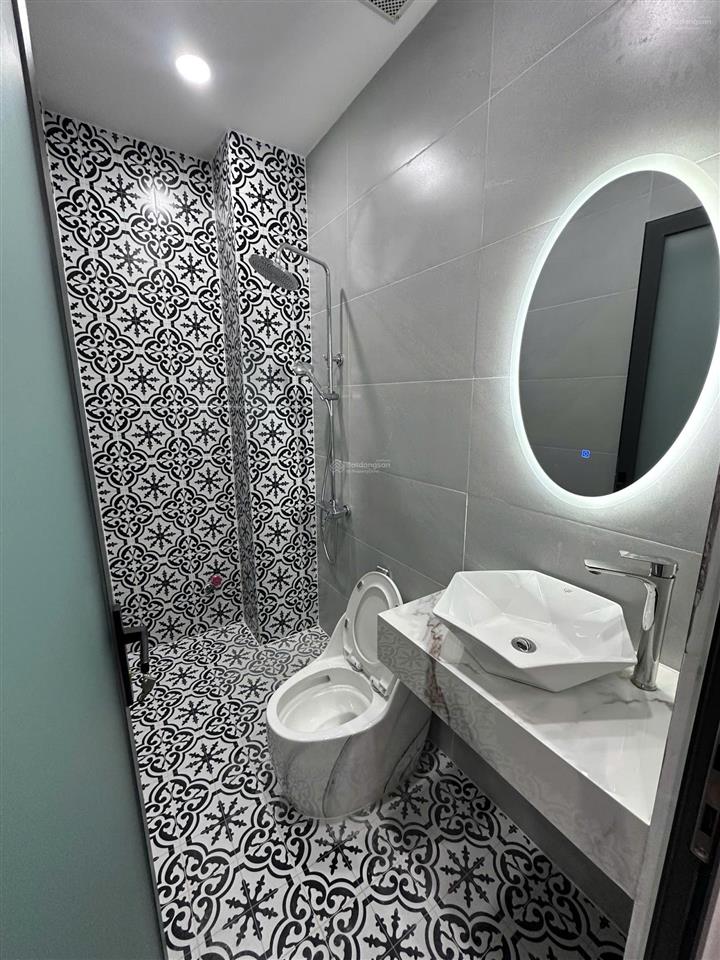 Bán nhà 1 trệt 2 lầu sân thượng mới 100%, 80m2, 4pn, tặng nội thất hẻm rộng 6m, sẵn sổ tại quận 12