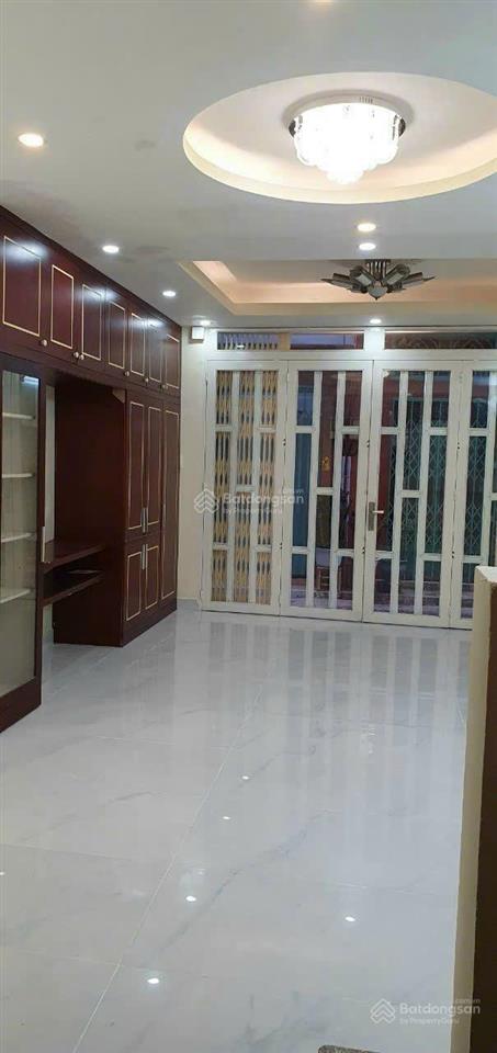 Cho thuê nhà 1 trệt 3 lầu gần ngã tư 3/2 lê hồng phong, p.10, q.10, hcm