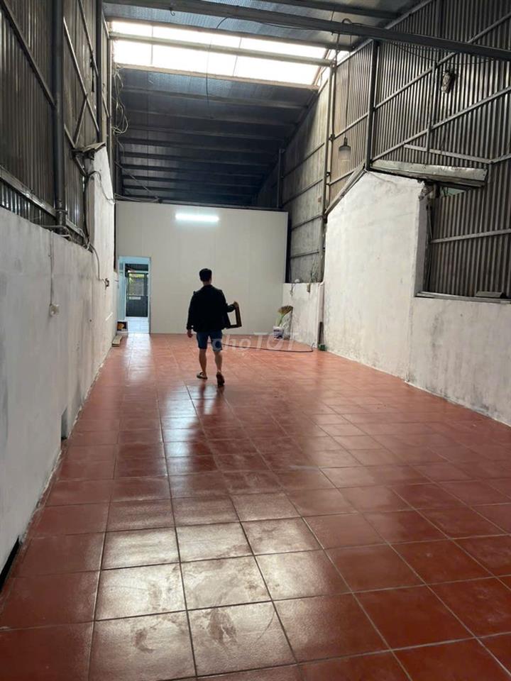 Cho thuê kho xưởng hoặc ở hộ gia đình