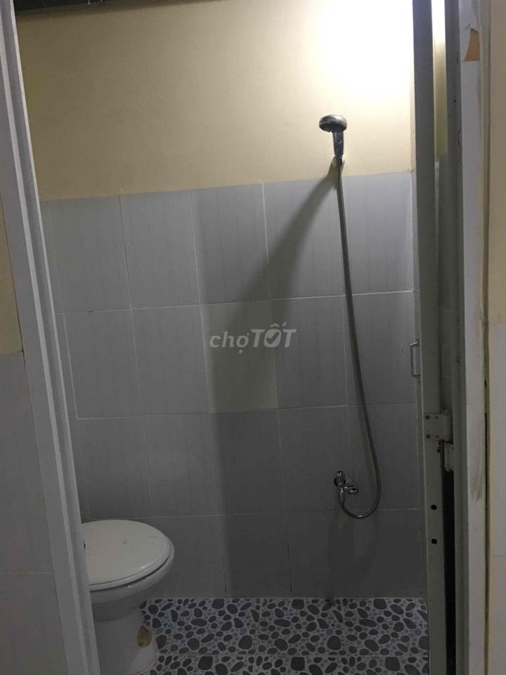 phong trọ rộng thoáng  , kh ngập nươc, duòng lớn kh nằm trong hẻm