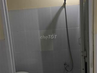 phong trọ rộng thoáng  , kh ngập nươc, duòng lớn kh nằm trong hẻm