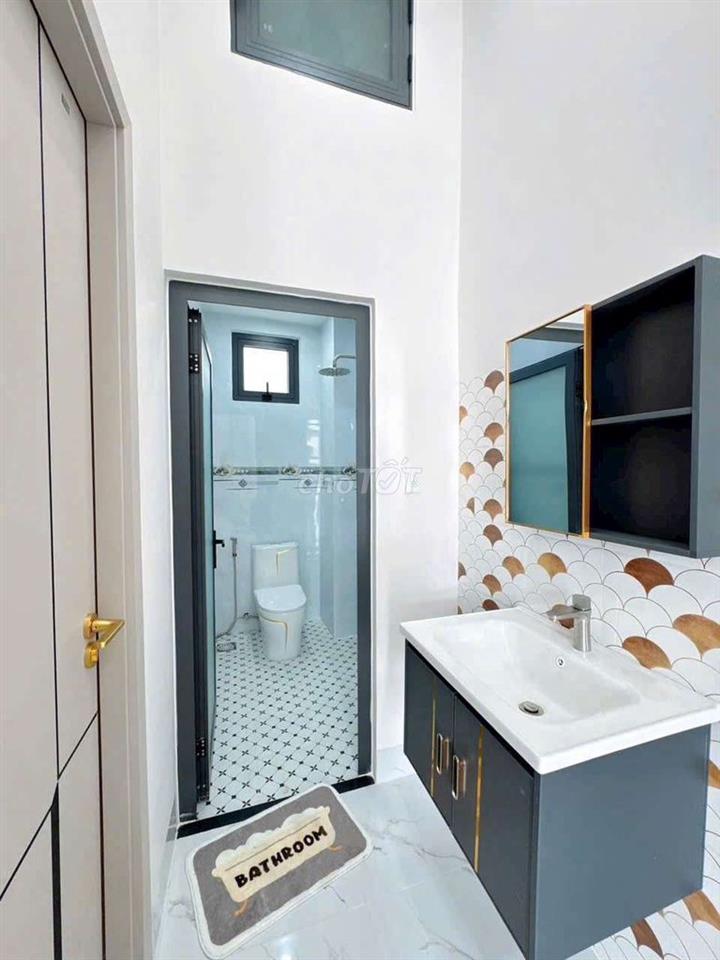 2 TỶ 2XX NHÀ MƠI XÂY XÁCH VALI VÔ Ơ TRUNG TÂM NINH KIỀU