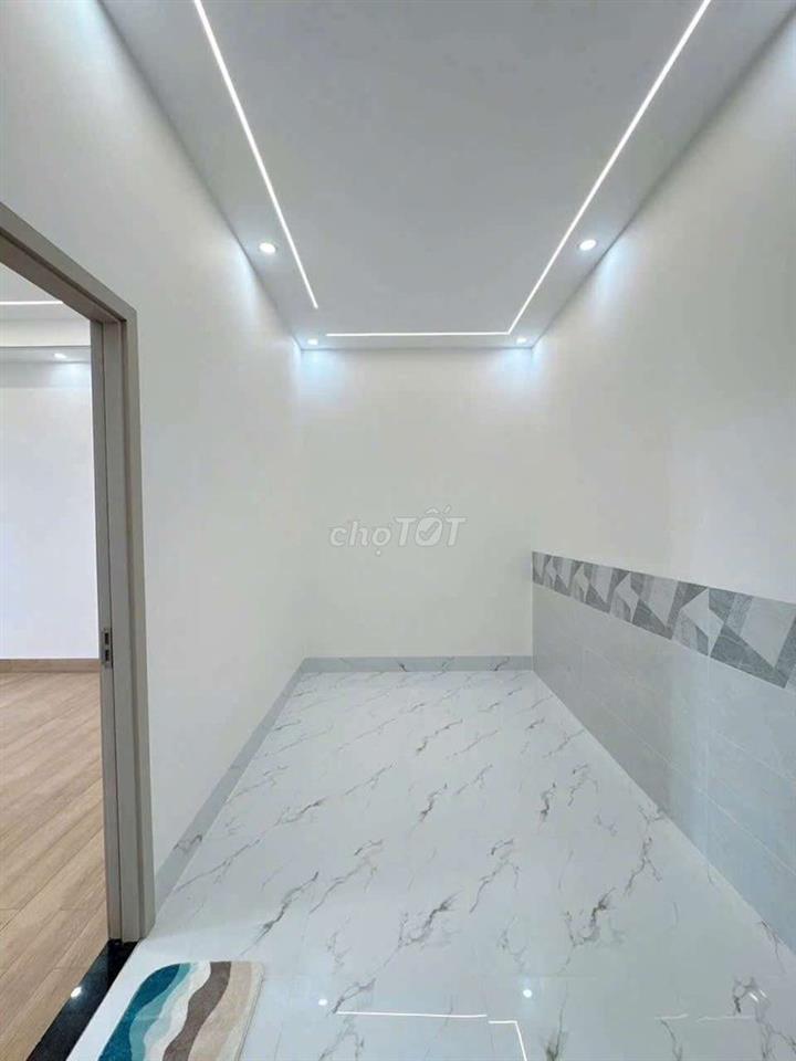 2 TỶ 2XX NHÀ MƠI XÂY XÁCH VALI VÔ Ơ TRUNG TÂM NINH KIỀU