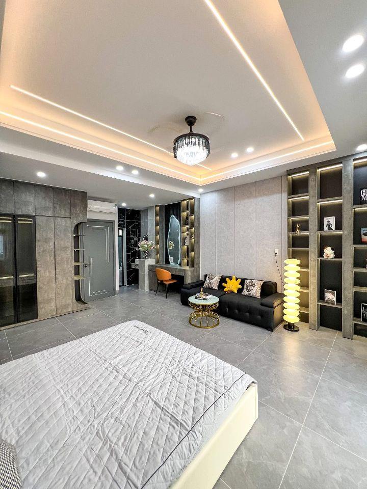 NHÀ 3 TẦNG KDC HỒNG LOAN ĐƯỜNG D33 - HÀNG HIẾM CÓ MƯƠNG HỞ
