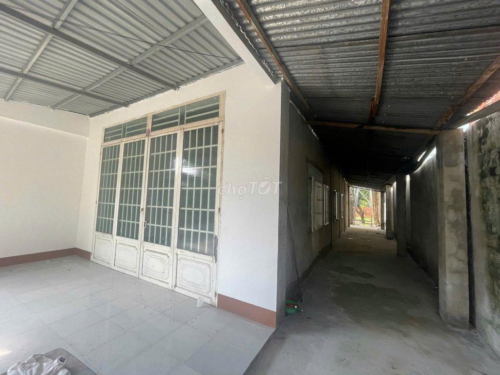 Bán nhà xã tân điền , đường rộng rãi, diện tích 294 m. nhà sạch sẽ