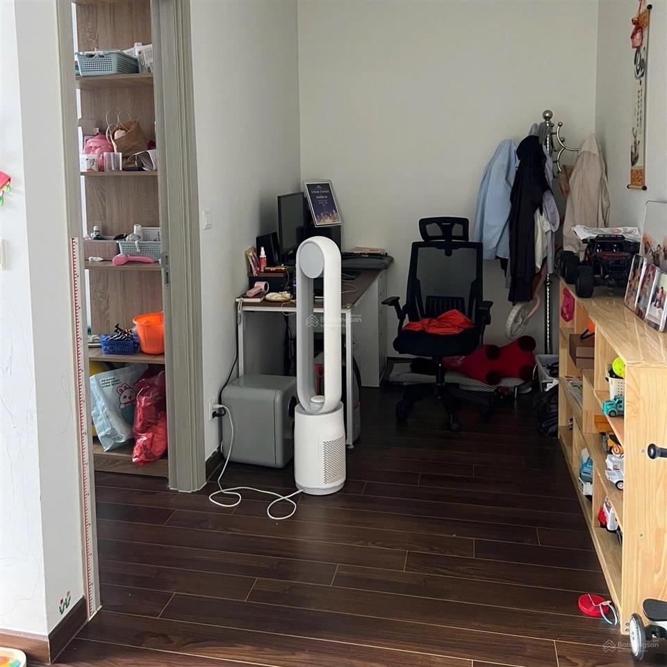 Chính chủ cần bán căn 1pn + 1 mas b diện tích 47m giá 3.950 tỷ sổ đỏ luôn xem nhà 0812 556 ***