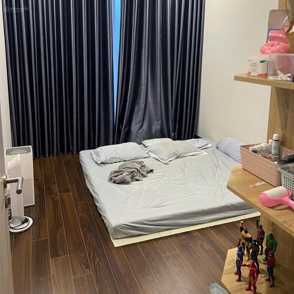 Chính chủ cần bán căn 1pn + 1 mas b diện tích 47m giá 3.950 tỷ sổ đỏ luôn xem nhà 0812 556 ***