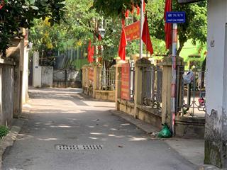 Anh chị em bán nhà 60m2 tân phong , nằm giữa khu dân cư ko vướng quy hoạch .